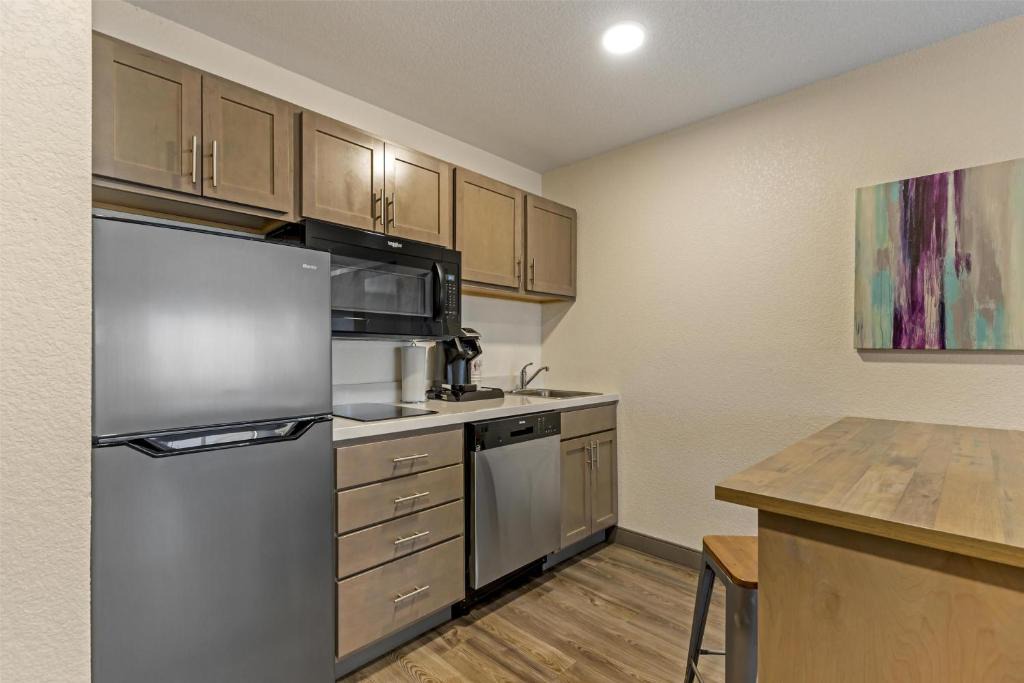 Waterloo Hotel | Executive Residency by Best Western Waterloo & Cedar Falls