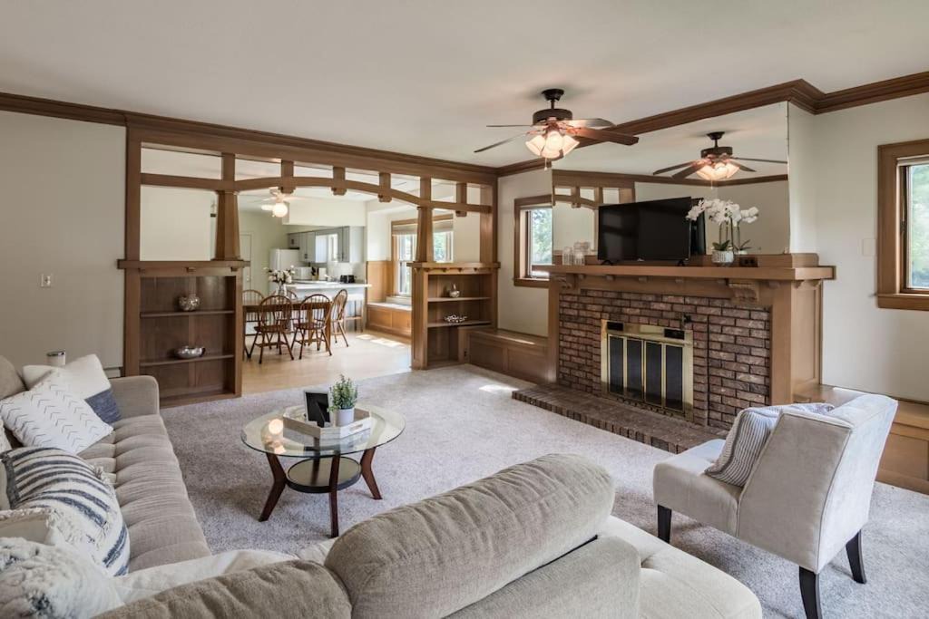 Des Moines Apartment | Expansive 3Bed 2Bath Apt in Heart of Des Moines