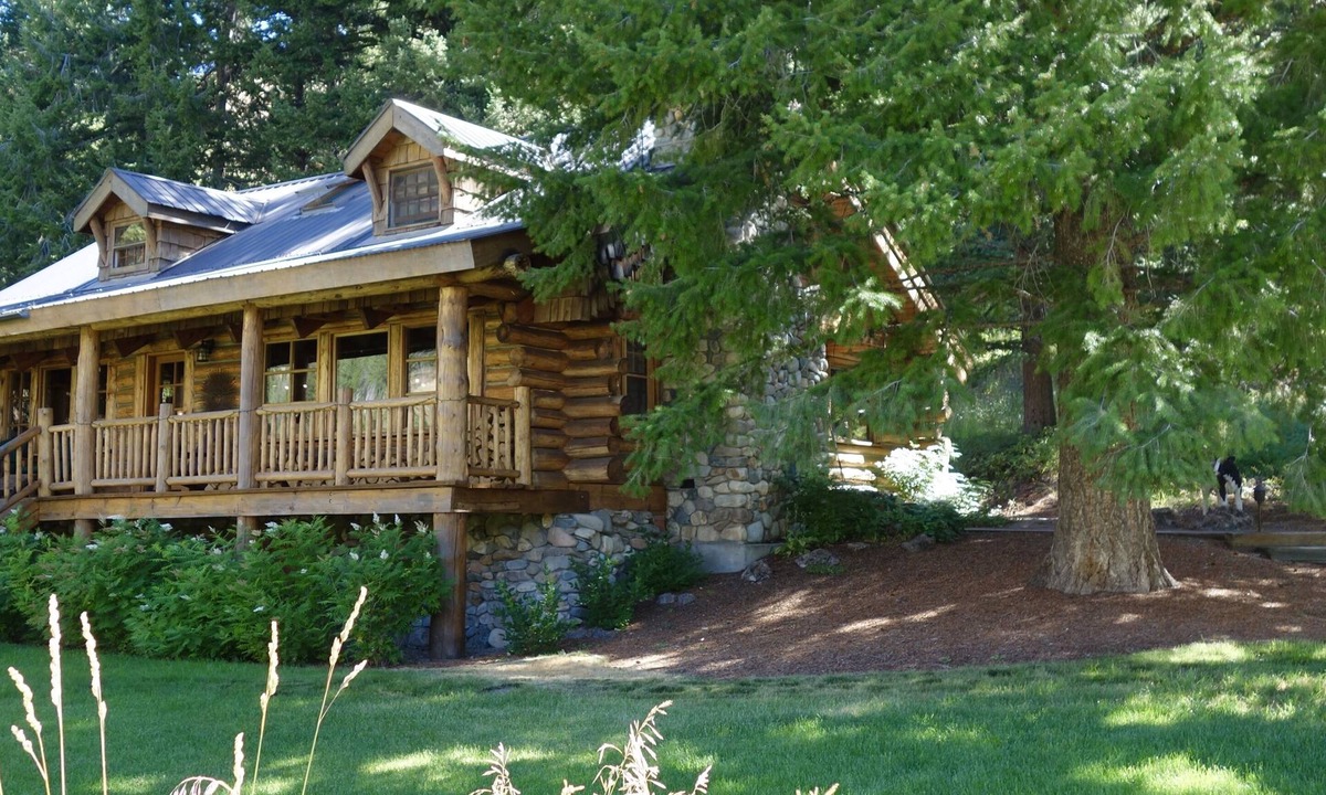 Board Ranch Cabin | Experience the tranquility and magic of Sun Valley at this Board Ranch log cabin