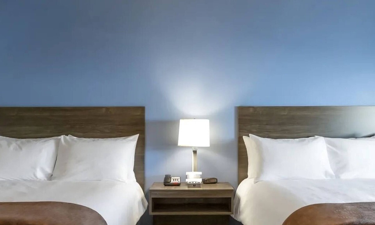 Carson City Hotel | Explore Carson City: Pet-Friendly Room w/Kitchen Near Golf, Trails & Museums