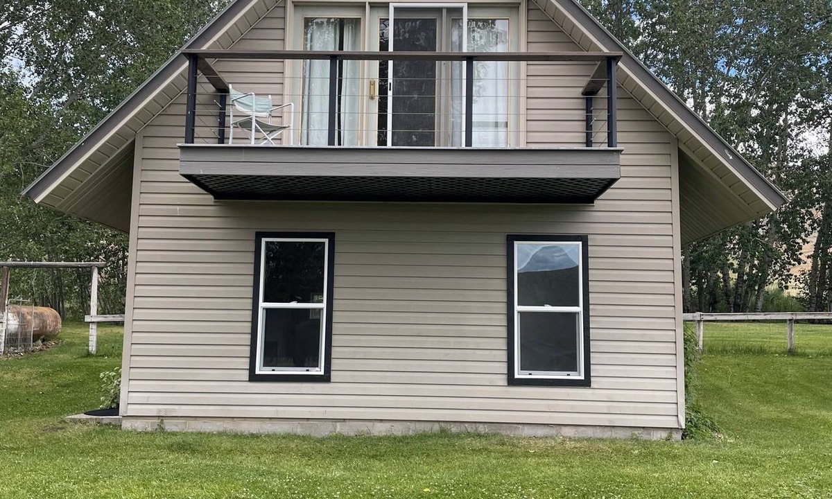 Hailey House | Fabulous 1 bedroom and loft home near Carey perfect for relaxing stays