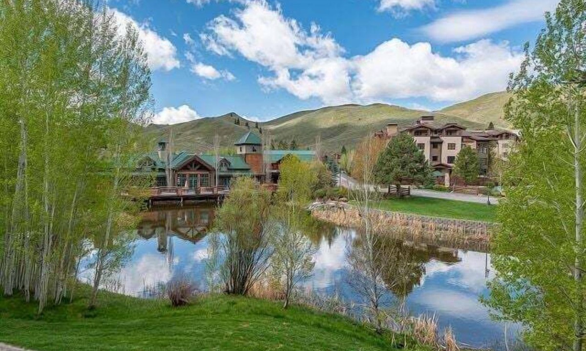 Elkhorn Village Condo | Fairway Nine 4338 - Spacious 3 Bedroom Mountain Retreat