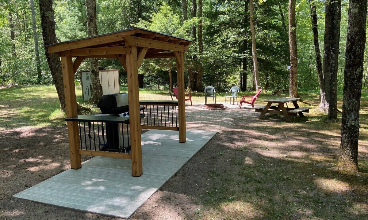 Wellston Cabin | Falling Leaf Retreat Creek Frontage! Privacy! Near Trails, Big Manistee River