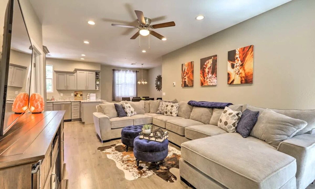 Flagstaff House | Family friendly 4 bedroom townhome with attached 2 car garage & summertime A/C!