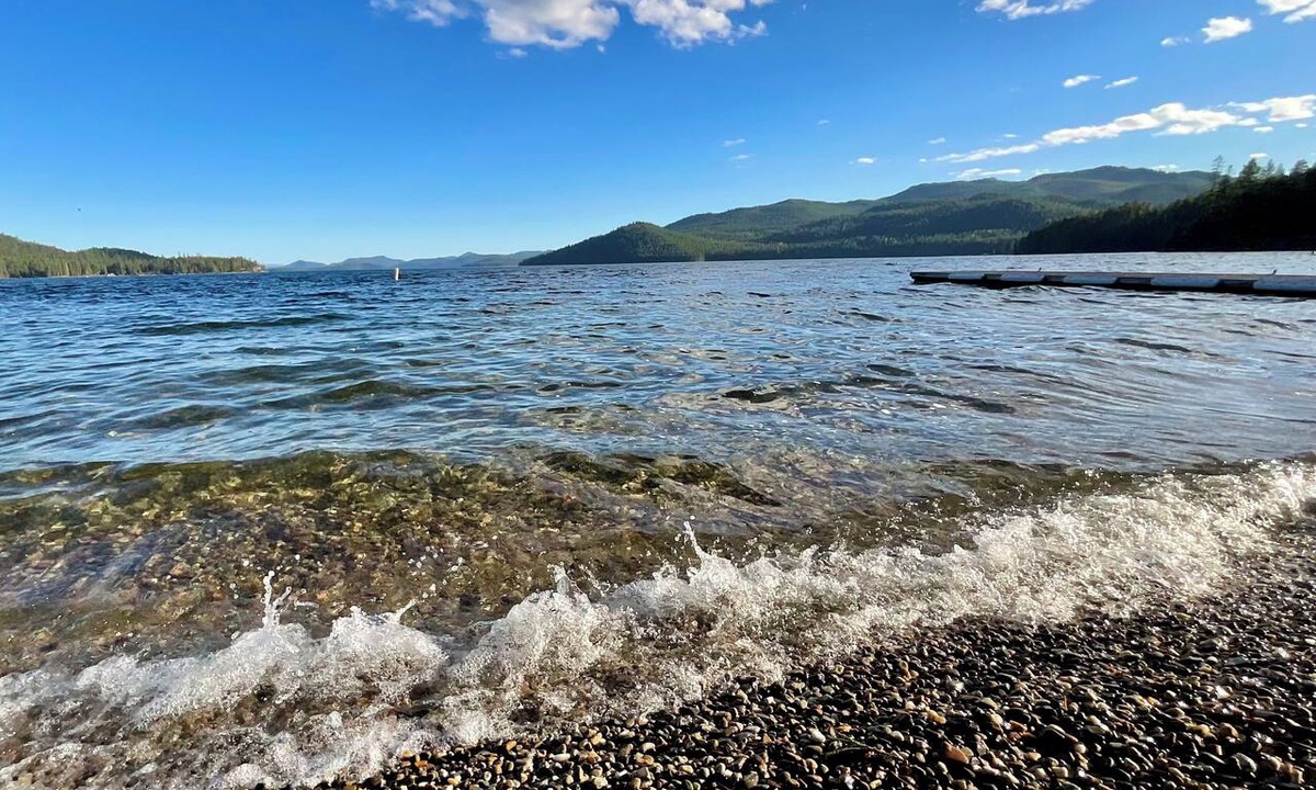 Nordman House | Family‑Friendly Bungalow & Bunk House Sleeps 10 Steps from Priest Lake