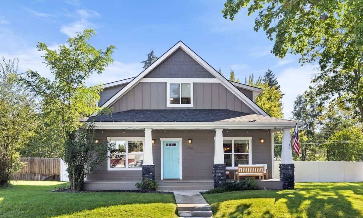 Coeur d'Alene House | Family fun home with hot tub, arcade and zipline