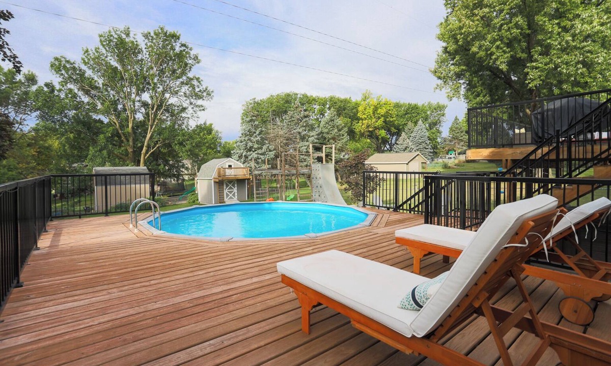 Omaha House | Family Fun Oasis: Pool, Hot Tub, Arcade & Ninja Course with 4 Bedrooms!