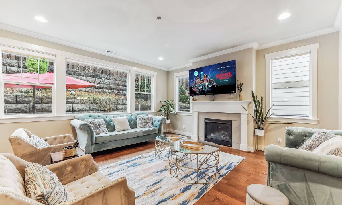 Beaverton House | Family Relocation Ready! Spacious 5 bed home — Pets Welcome, Near Nike & Intel