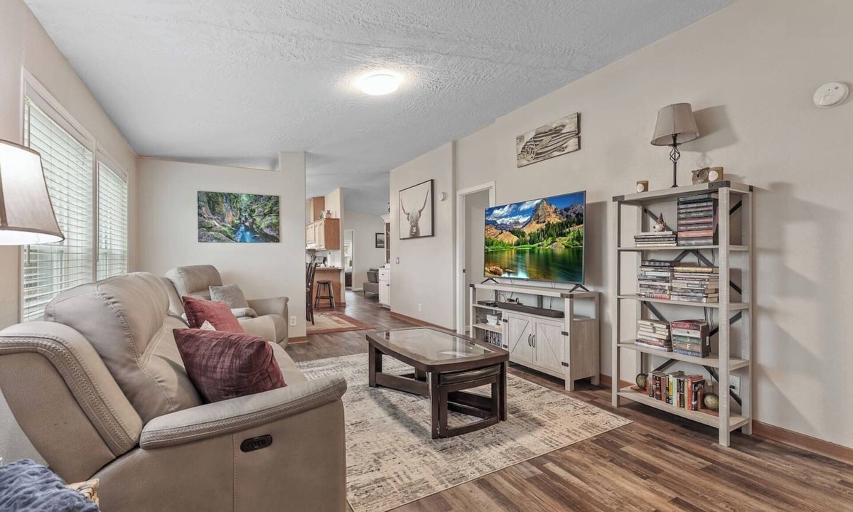 Coeur d'Alene House | Family Reunion/Wedding Venue Please call for Pricing