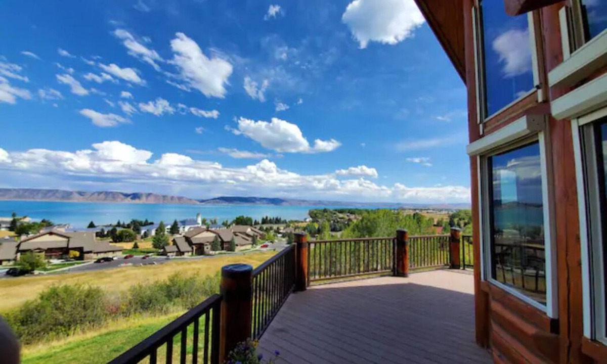 Harbor Village Cabin | Fantastic view! Arcade, Jacuzzi, Family Friendly Cottage!