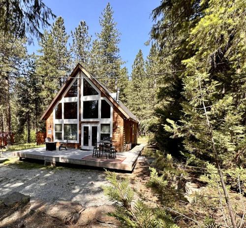 Leavenworth House | Fantastic Wooden Cabin with Hot-tub and Fire Pit in Leavenworth, Washington