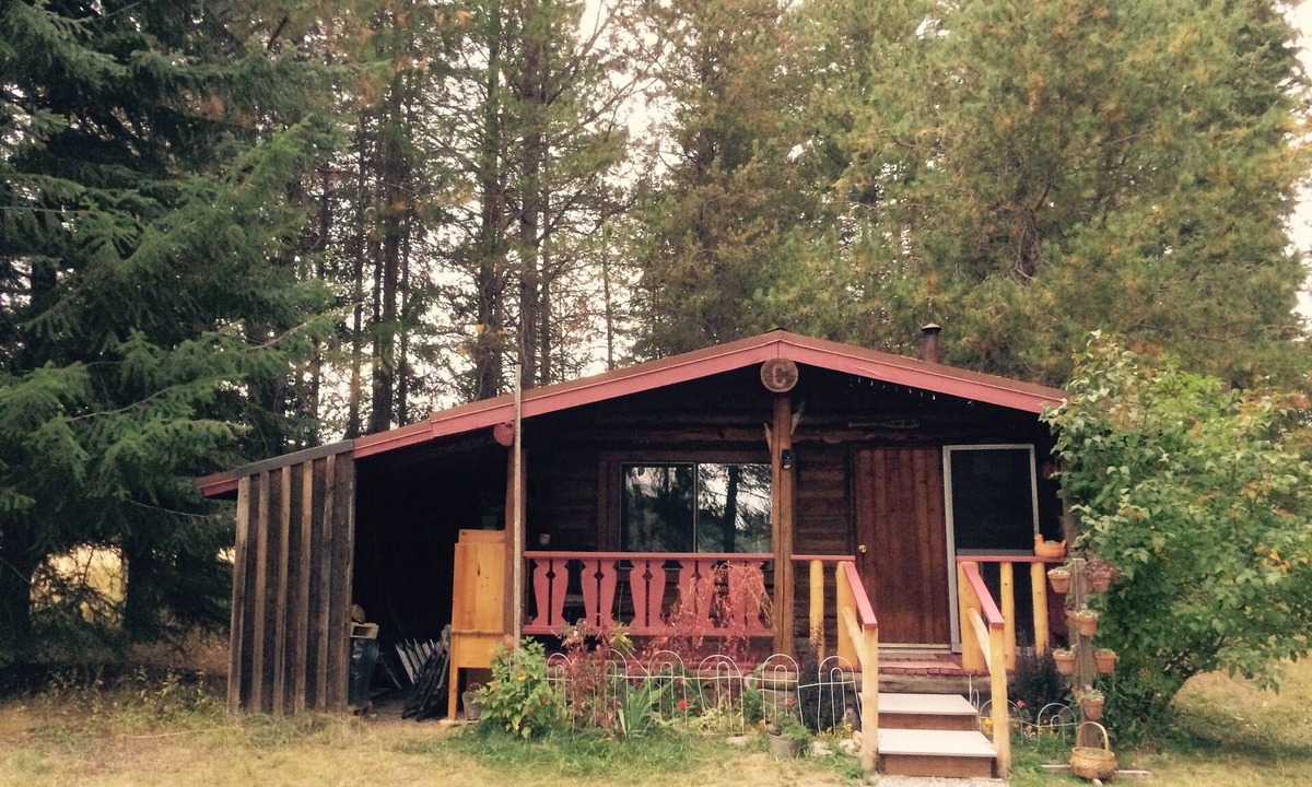 Bonners Ferry Cabin | Farm, Orchard, animals, mini horse and abundant Wildlife, close fishing