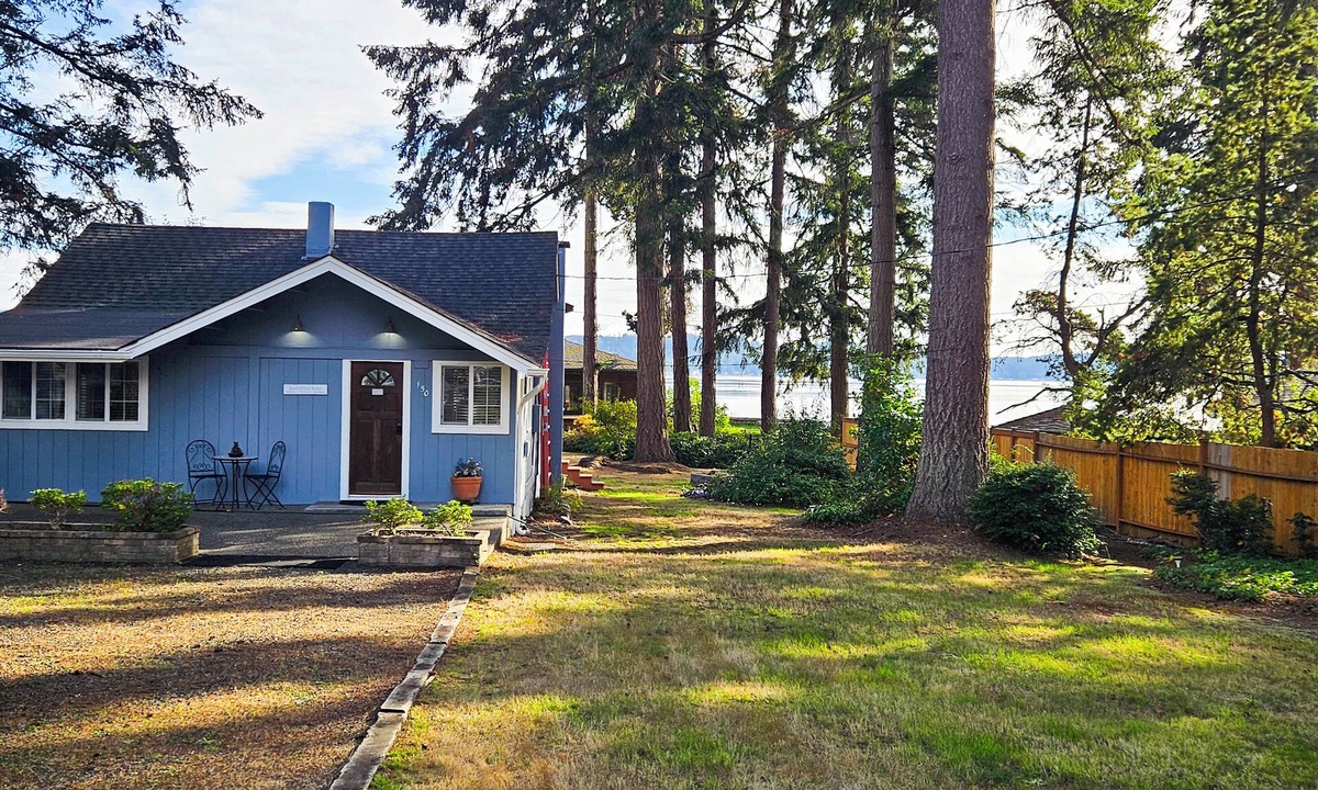 Belfair Cottage | Fatigued? Peaceful Getaway at the Cozy Cottage