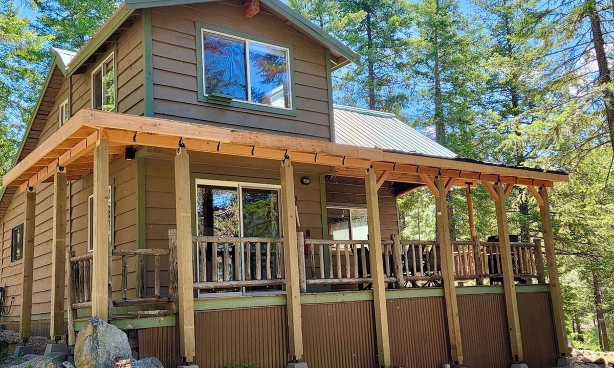 Mazama Cabin | Fawn Creek Hideaway-Close to Mazama&Ski Trails!