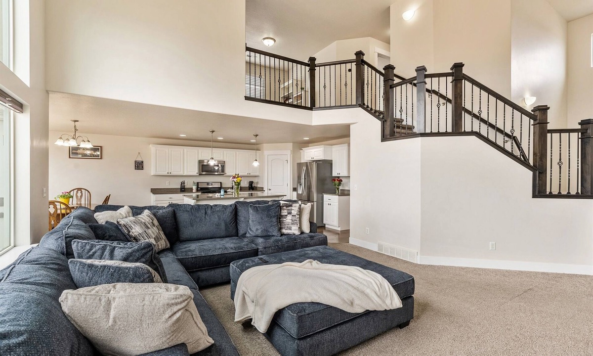 Saratoga Springs House | Fenced Mountain Views Game Room & Backyard Park