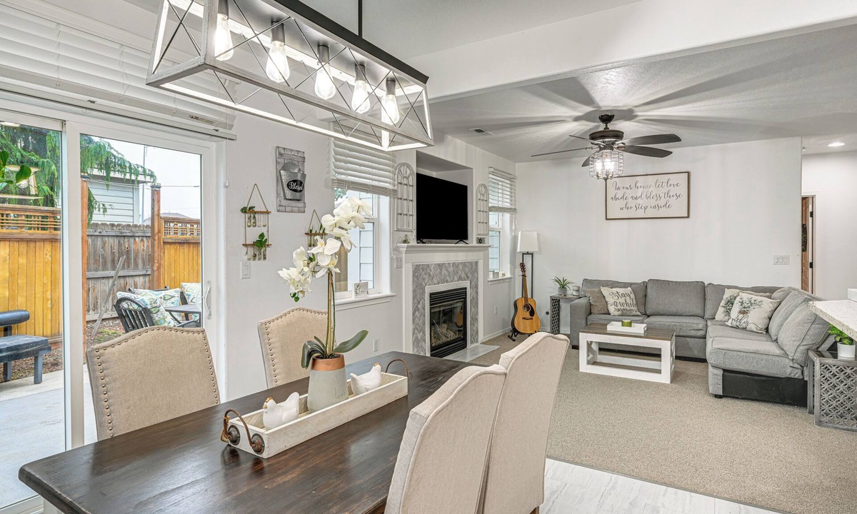 Tri-Cities House | Fenced Yard & Fire Pit! Kennewick Family Retreat