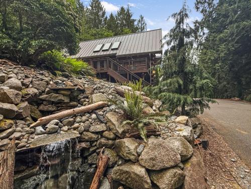 Redmond House | Fern Ridge Cabin - Hot tub - Sauna - Cold Plunge