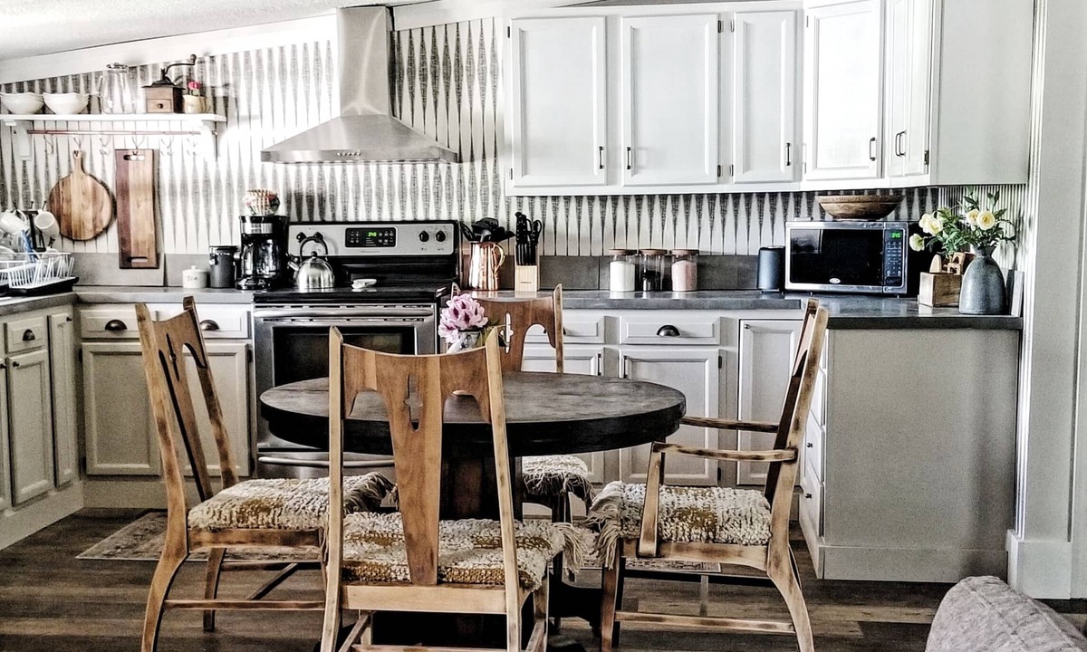 Glade Spring Apartment | FIDDLEHEAD LOFT🌿 Peaceful & charming space 1.4 miles from I-81, Exit 29.