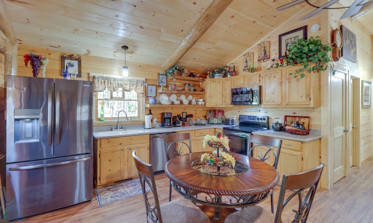 Tumbling Shoals Cabin | Fire Pit + Deck: Cabin by Greers Ferry Lake!
