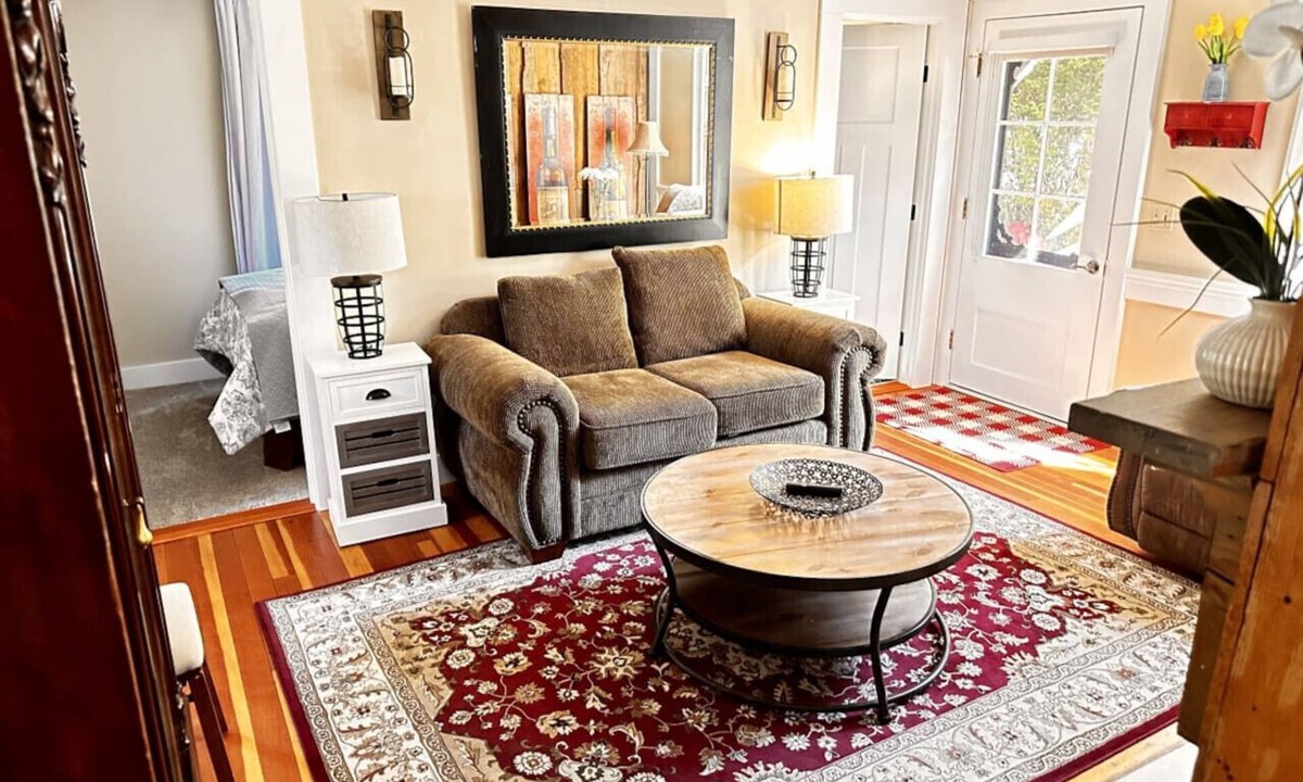 Jacksonville Cottage | Fireside Cottage in Downtown Jacksonville