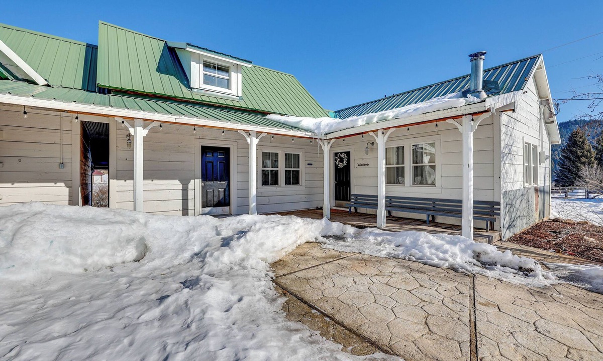 Garden Valley Cottage | Fish, Hike & More: Garden Valley Family Home