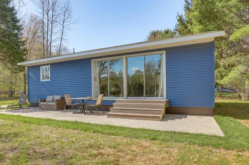 Paris House | Fish & Hike: Riverfront Cabin in Paris