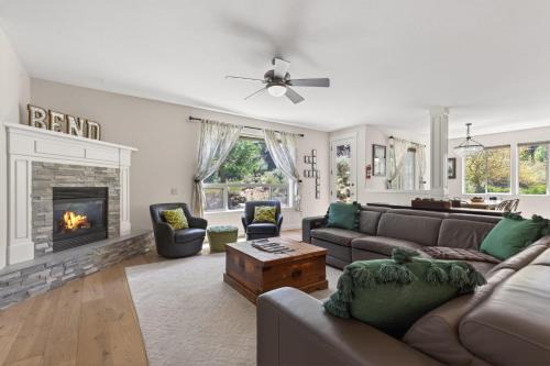 Bend House | Flagline Trail