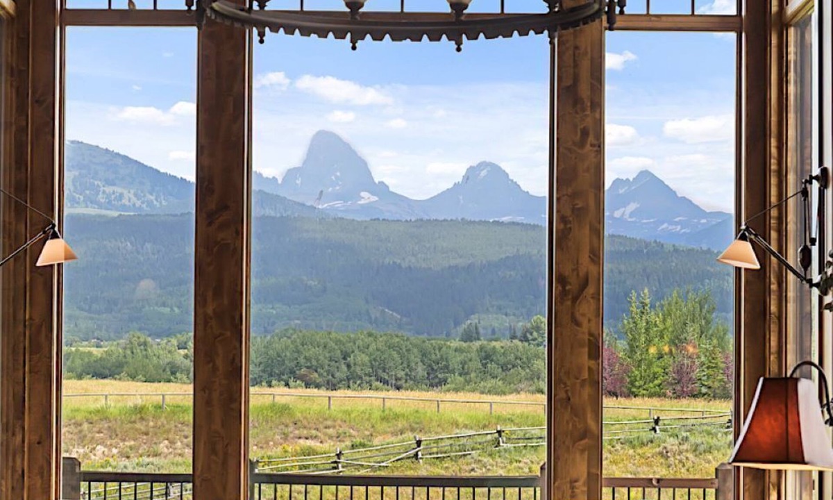 Clawson House | FOUR TETON VIEW in the heart of the Teton Valley