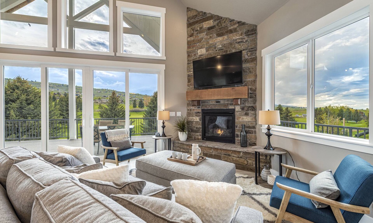 Sweetwater Cabin | Foxridge (Sleeps 34) by Bear Lake Luxury Rentals