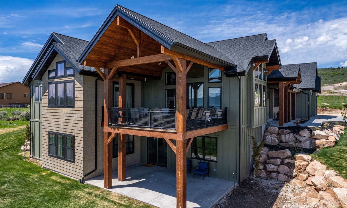 Cherimoya Hill Cabin | *Free Night* (Winter/Spring Stays) (Stay 3 get 4th free) Huge Lodge Sleeps 50!
