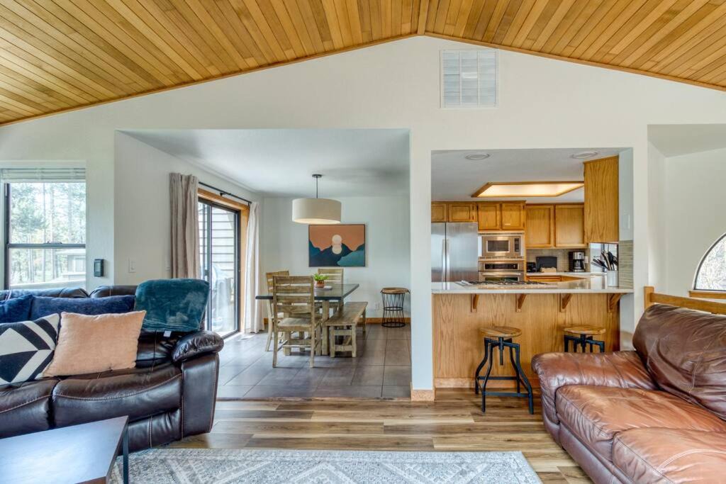 Sunriver House | Freshly Renovated Sunriver Home