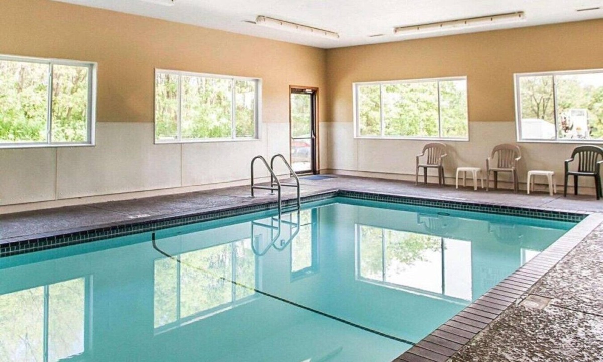 Davenport House | Friendly service coupled with value accommodations in Davenport !