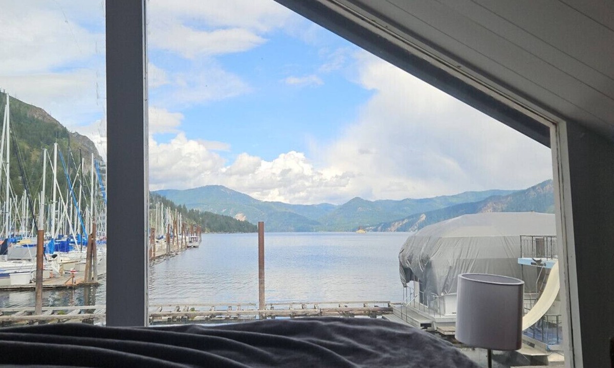 Bayview House | Front Row Seat to Lake Pend Orielle