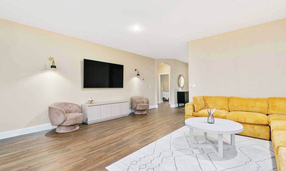 Vancouver House | Fully Furnished Home｜Professionally Cleaned｜Ready for Move In｜Garage #41991
