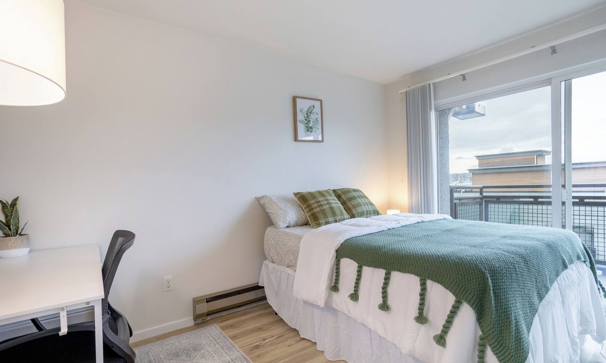 North Queen Anne Apartment | Fully Furnished Private Room in Queen Anne Seattle