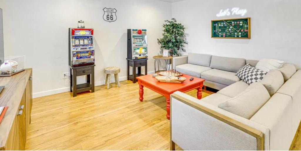 Southeast Boise House | Game Night Downtown -BSU -Slots - Pool - 100 games