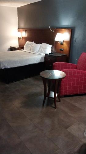 Jackson Apartment | Gated King Bed Studio with Kitchenette Room 225