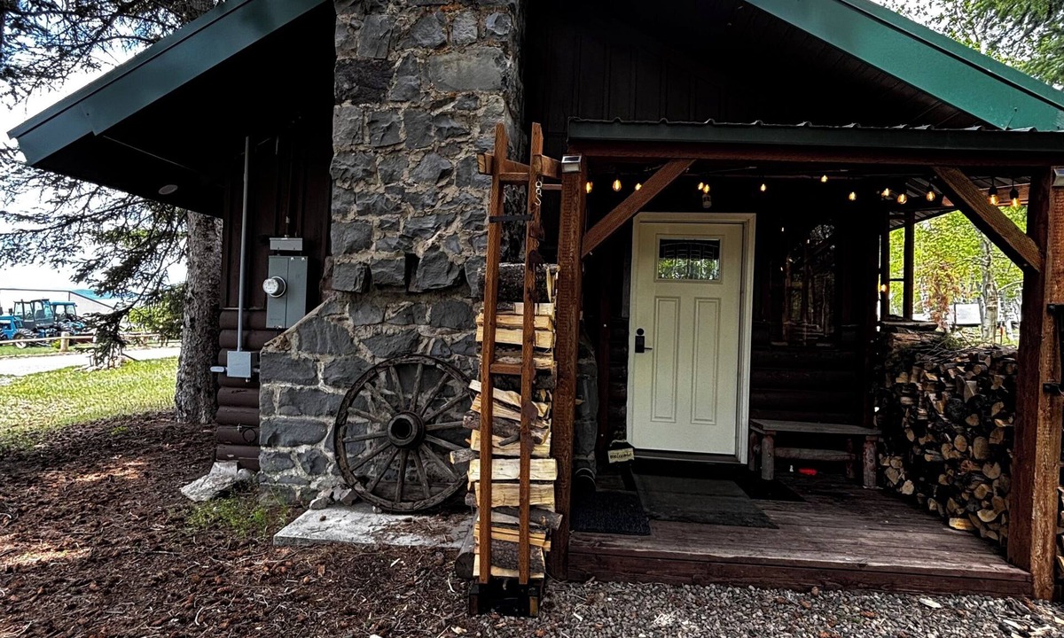 Island Park Cabin | Gateway at the Crossroads! Yellowstone, Henry's Lake & Island Park-sleeps 10