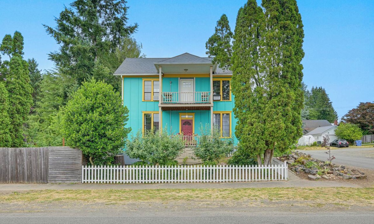 Toledo House | Gateway to Adventure! Dtwn Toledo Home Near Hiking
