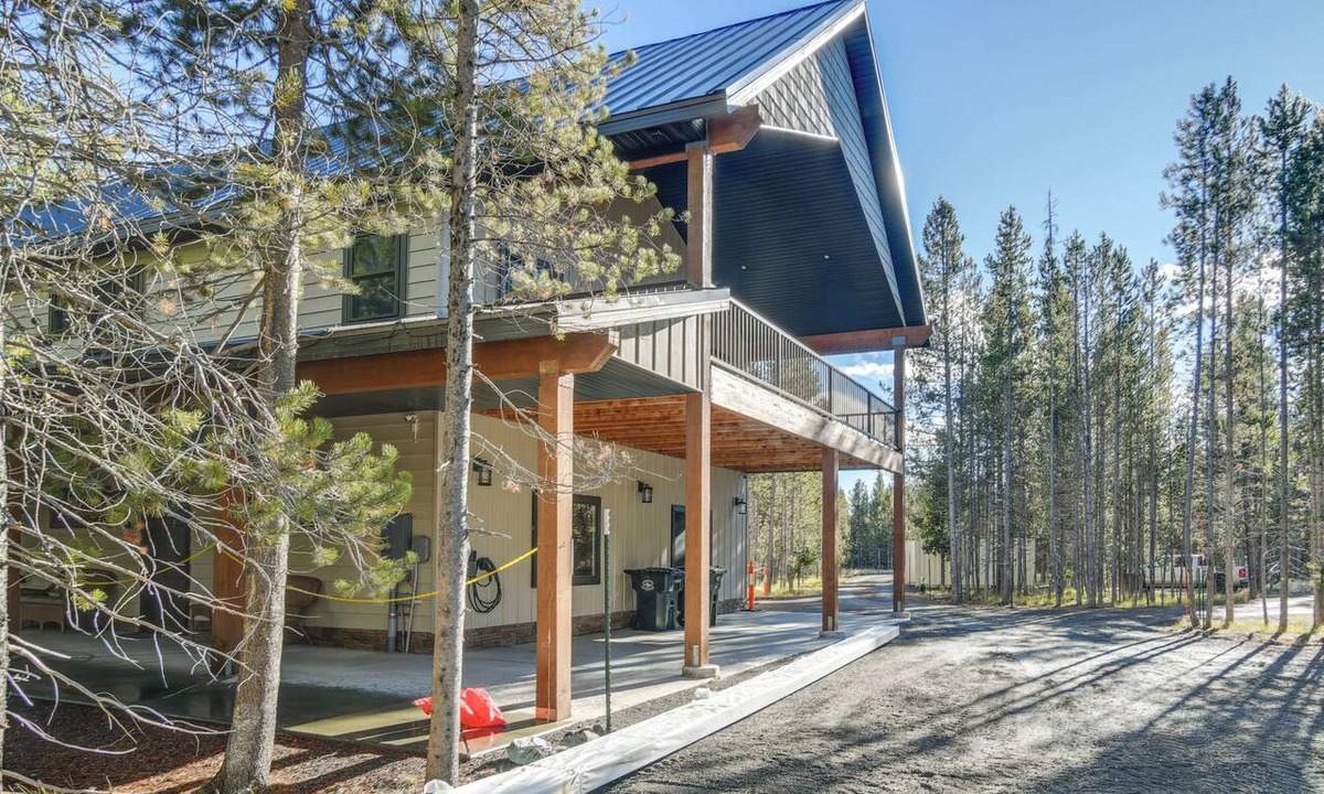 Island Park Cottage | Gateway to Yellowstone! Modern Island Park Cabin