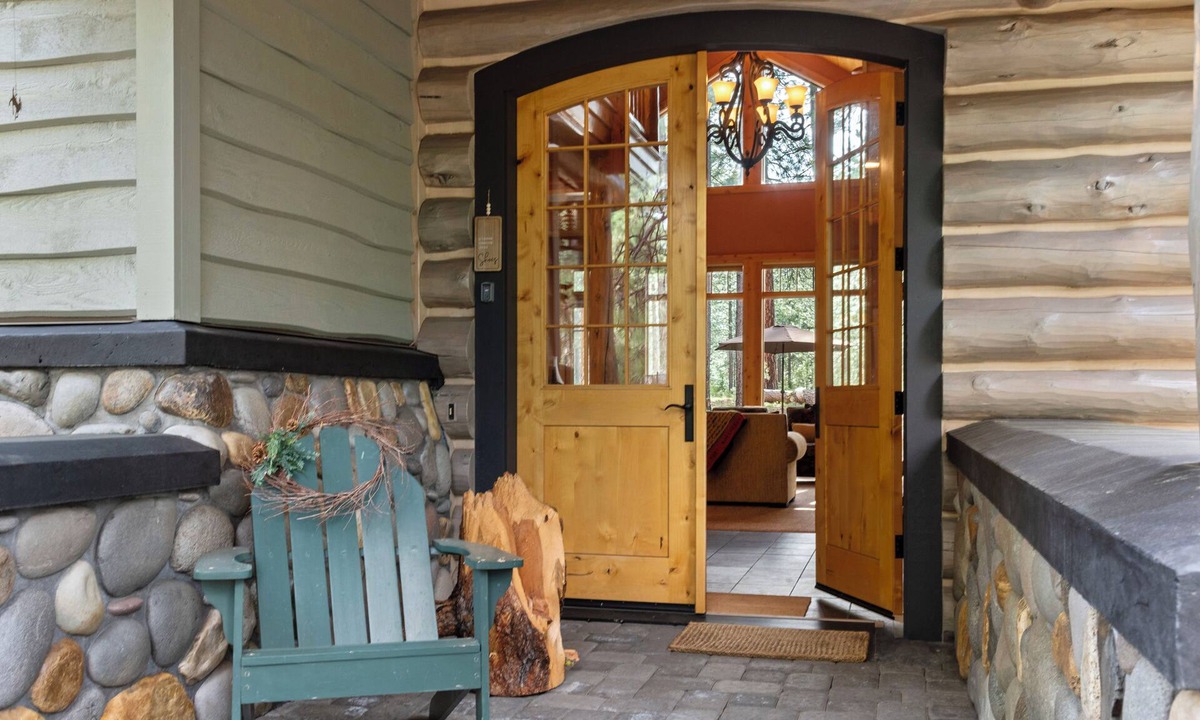 Black Butte Ranch House | GH261 | Amazing Luxury home sure to be your new favorite!