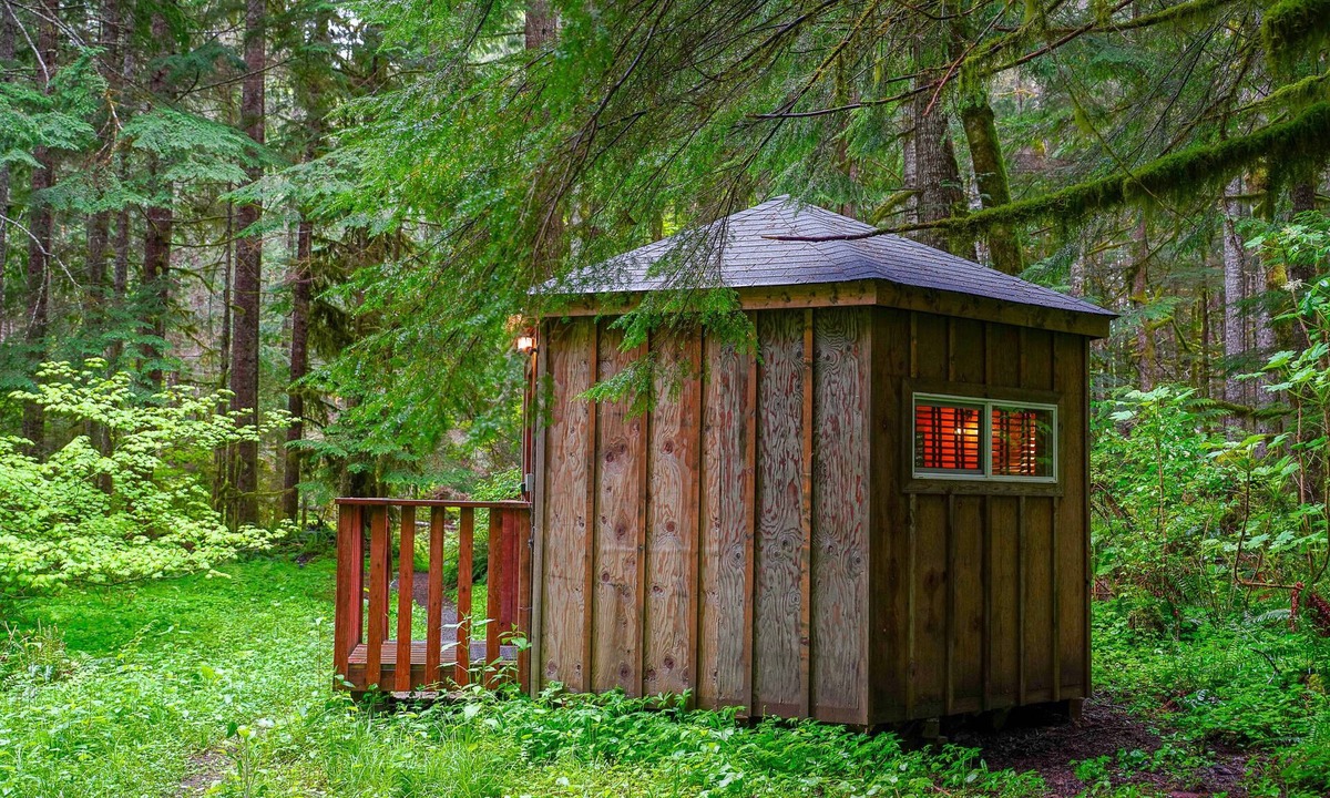 Ashford Hotel | Glamping Sunrise Yurt with SHARED Bath,1 Mile from Mt Rainier Nisqually Entrance