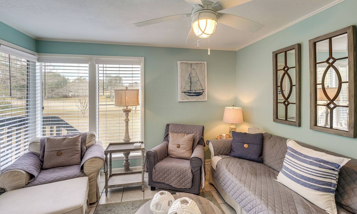 Diamondhead Condo | Golf Course Views! Couple's Retreat in Diamondhead