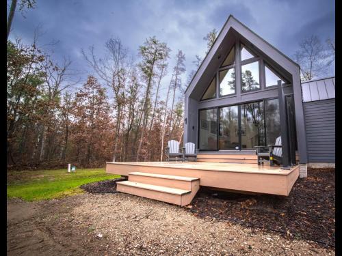 Wellston Ski Chalet | Gorgeous Modern Chalet In The Woods