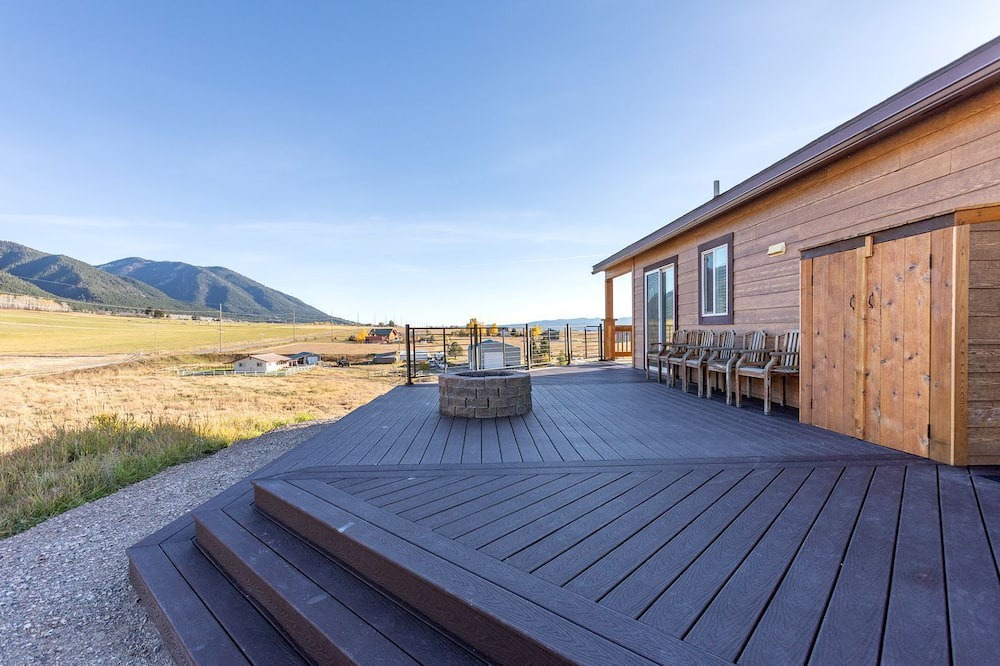 Etna Villa | Gorgeous Secluded Villa with Hot-tub, Fire Pit and Games in Etna, Wyoming
