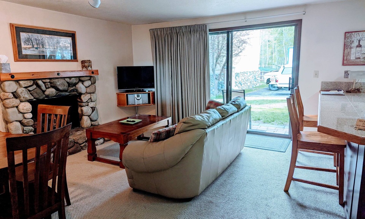 Ketchum Condo | Great 1 (plus) bedroom condo. This is the best location in Ketchum!