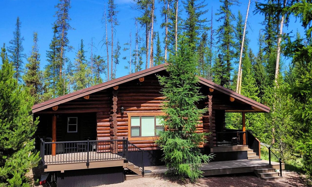 Seeley Lake House | Grey Wolf Ranch | Luxurious Cabin Getaway