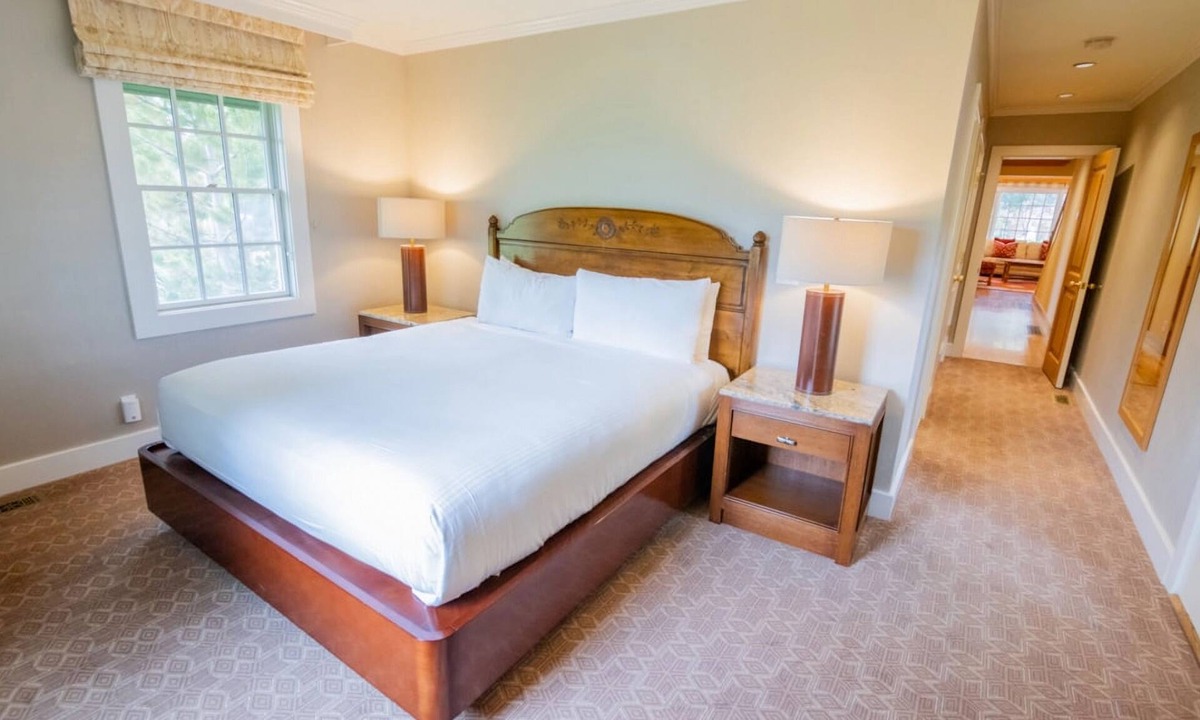 Elkhorn Cottage | Guest Cottage w/Fireplace, Private Patio & Steps from Village Dining & Trails