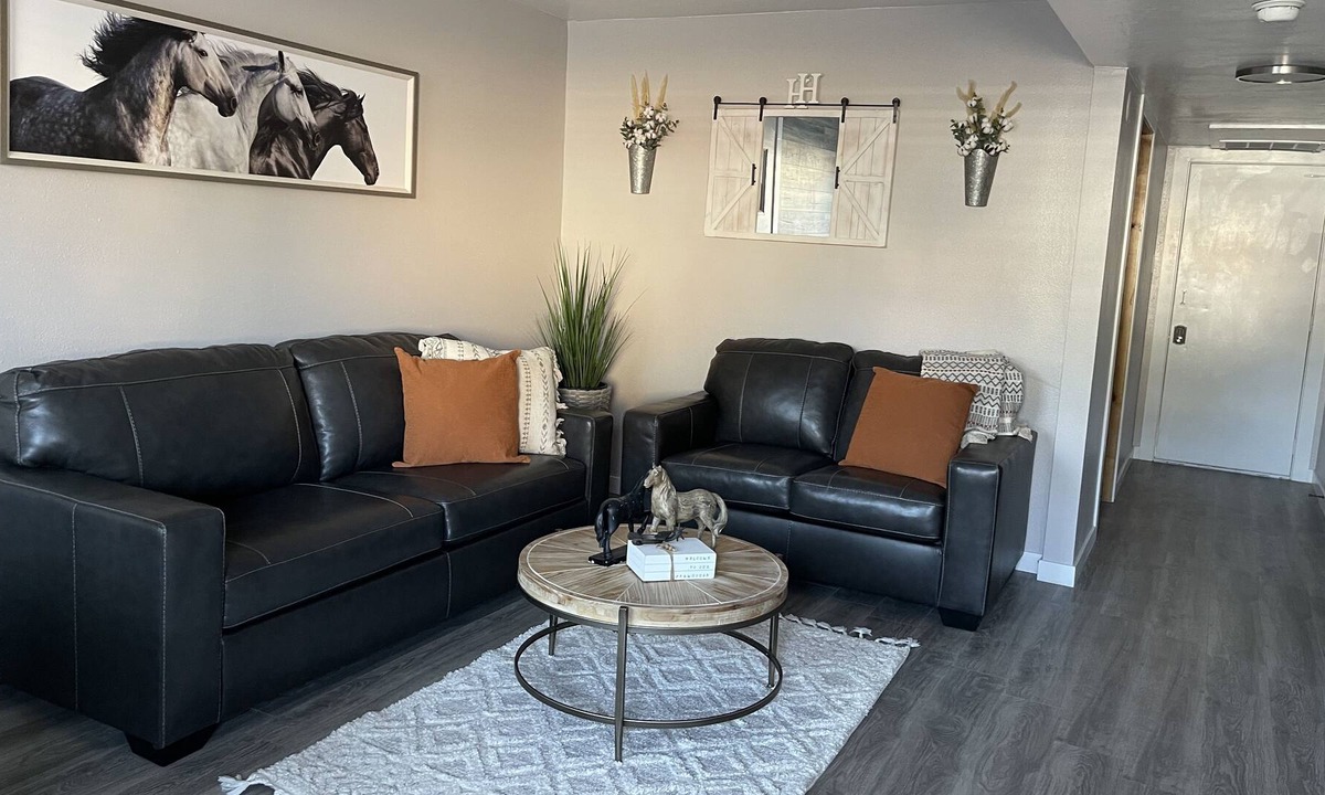 Hagerman Apartment | Hagerman Retreats - beautiful Horse Themed Unit