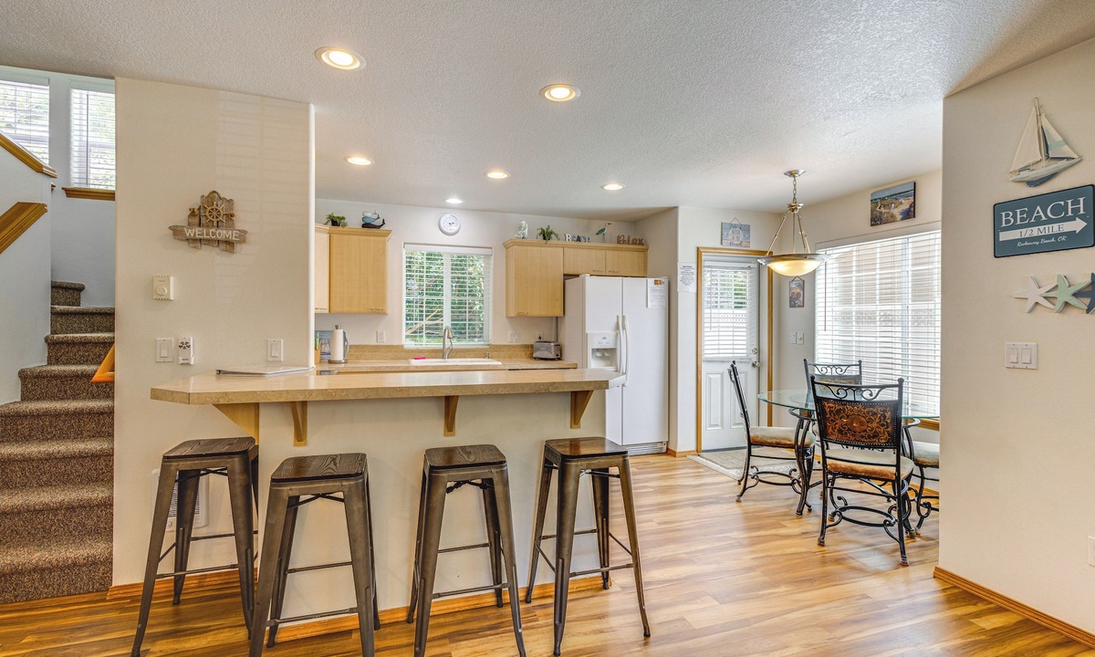 Rockaway Beach Cottage | Half Mi to Beach: Rockaway Beach Home w/Grill!